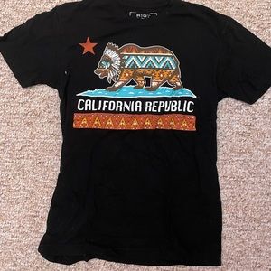 Black and colorful California t shirt